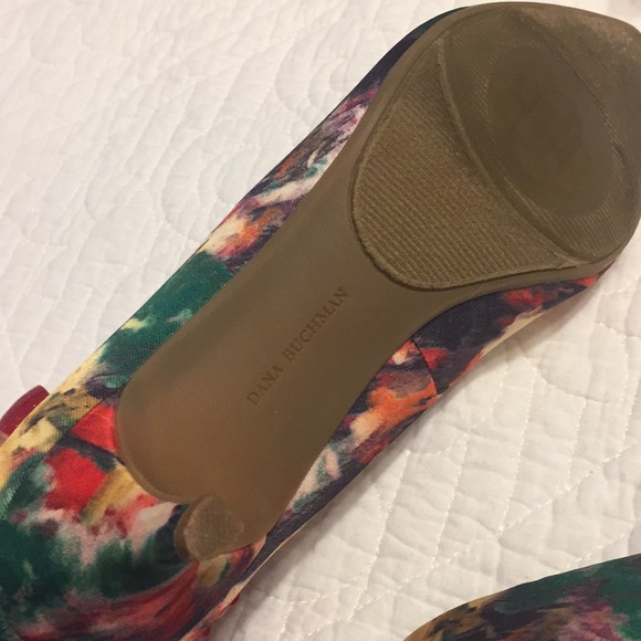 Kitten heel multi color Dana Buchman Sz7 - Picture 4 of 6
